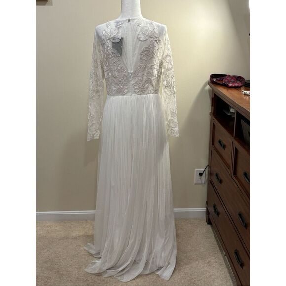 ASOS Women's Elizabeth Long Sleeve Beaded Maxi Bridal Dress White Size 12 NWT - Picture 2 of 5